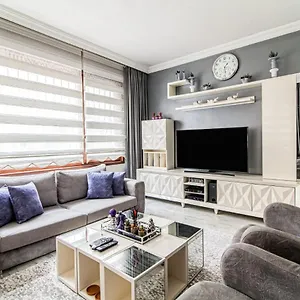cozy-flat-near-various-popular-attractions-in-moda.istanbul-turkeyhotels.com/